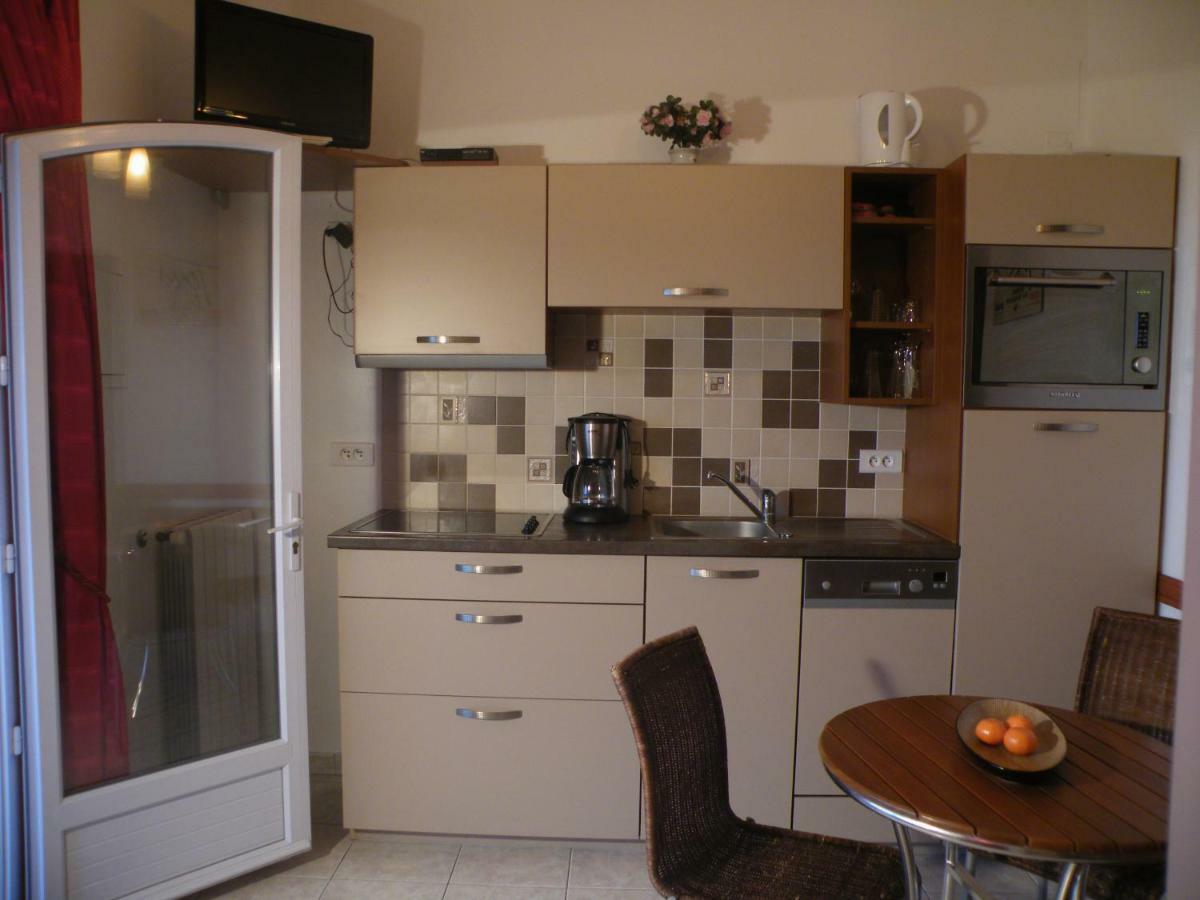 Villa Liamone Studio Fuer 3 Personen , 400 M Vom Strand, Pool, Klimaanlage Сагон Экстерьер фото